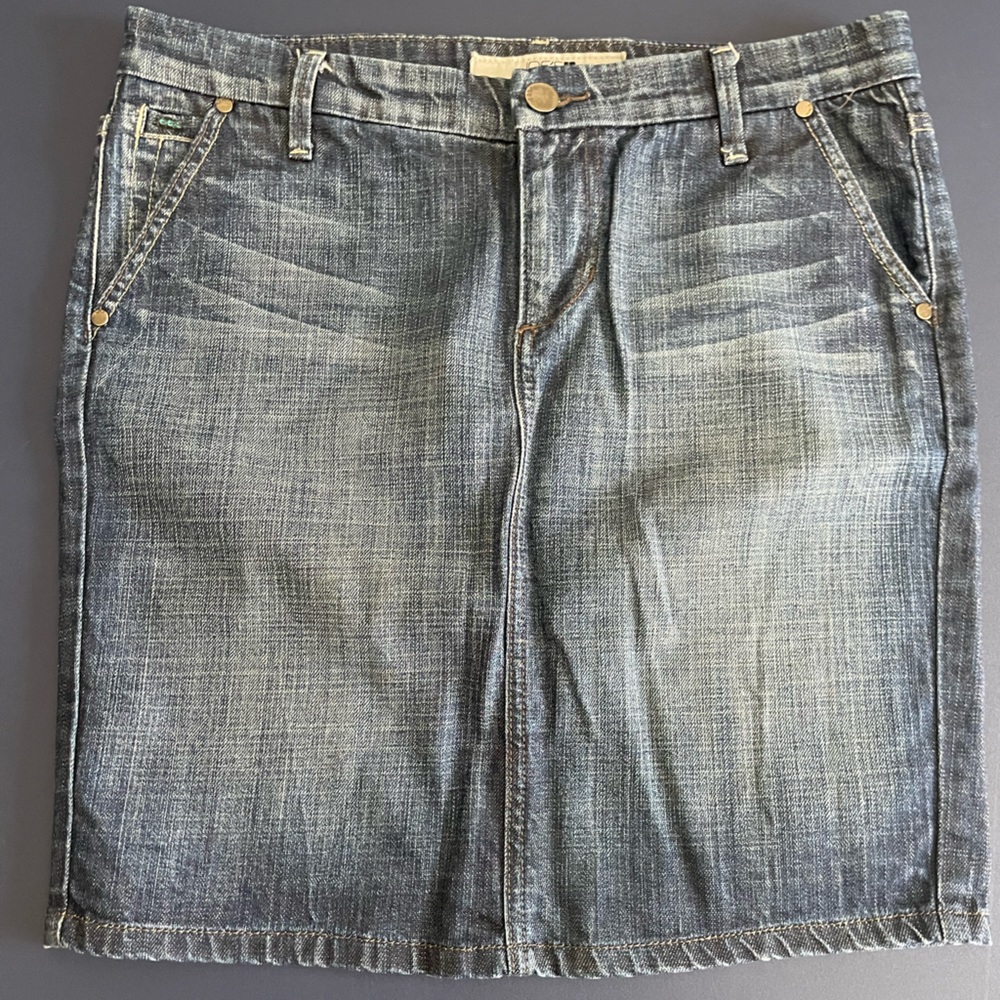 Women’s denim skirt with slit in the back. Joe’s size 30